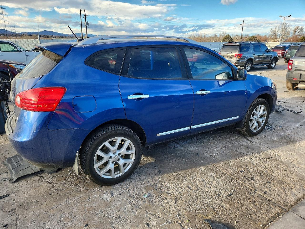 2011 NISSAN ROGUE S photo 3
