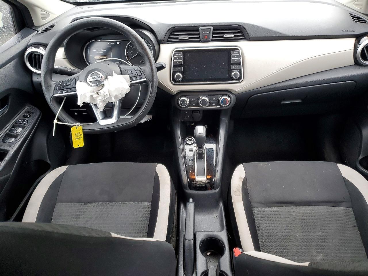 2021 NISSAN VERSA SV photo 8