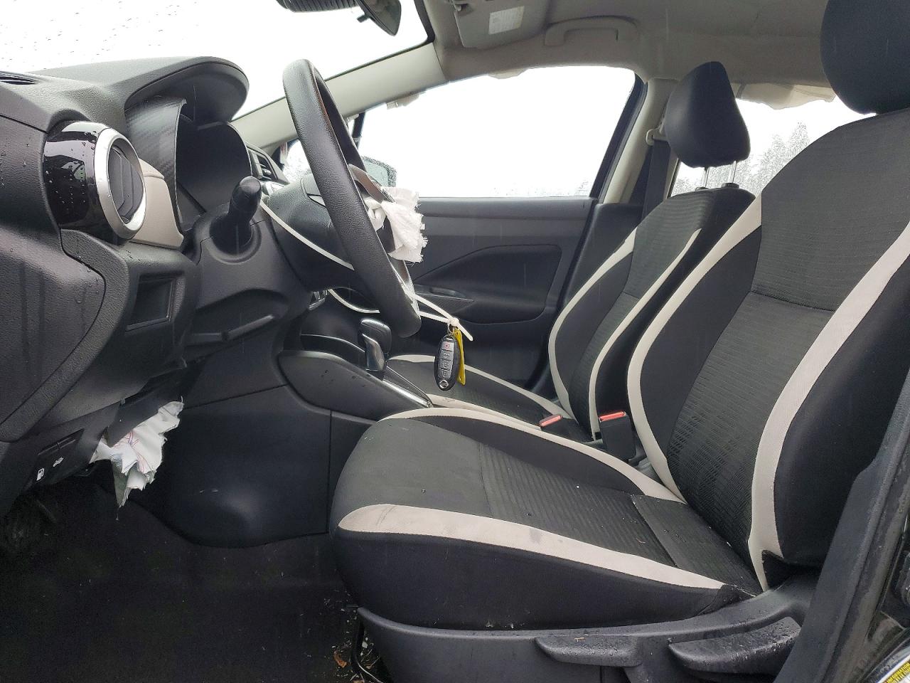 2021 NISSAN VERSA SV photo 7