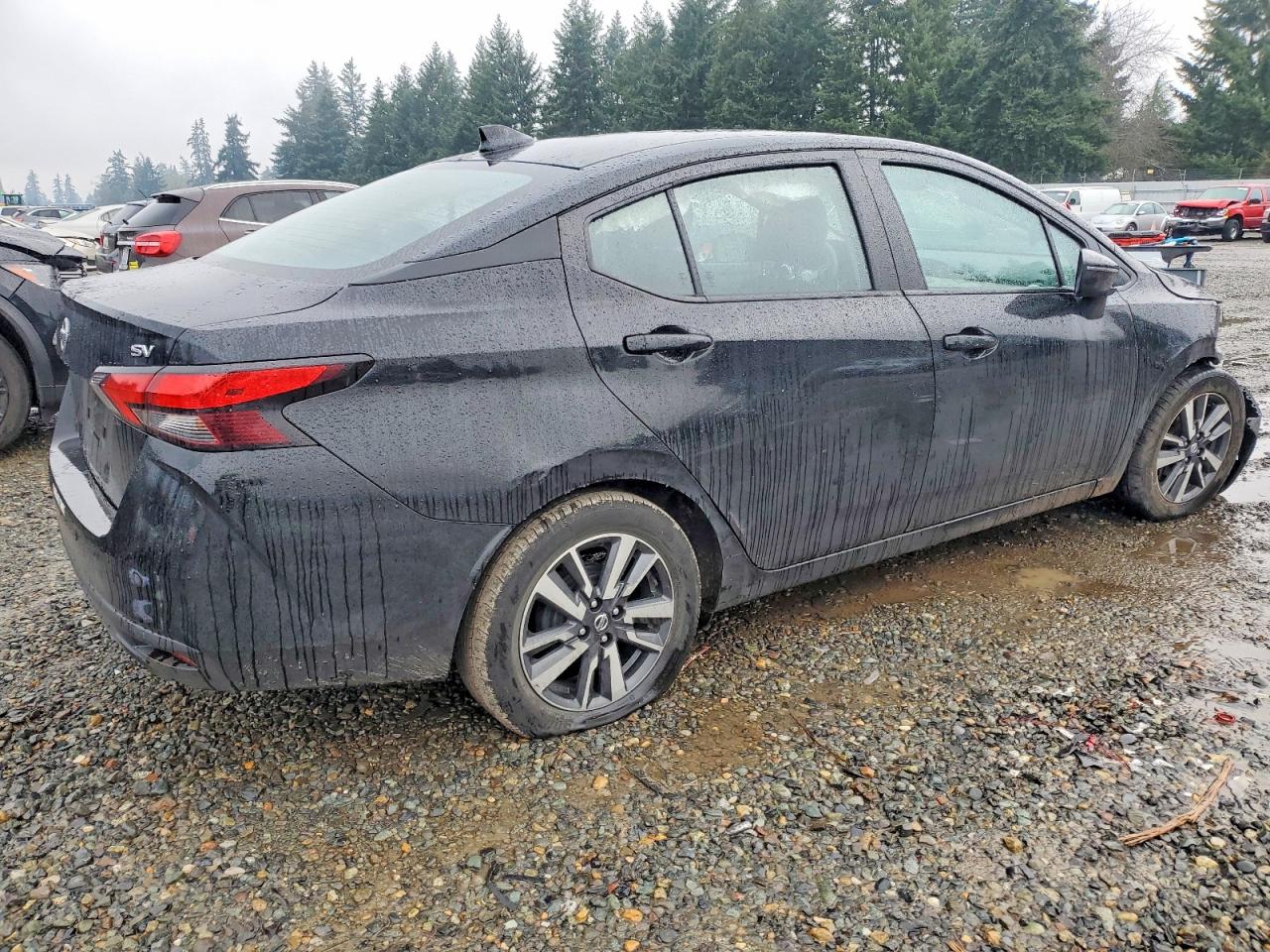 2021 NISSAN VERSA SV photo 3
