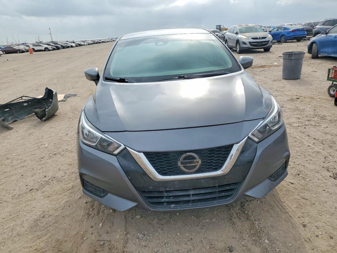 2021 NISSAN VERSA SV photo 5