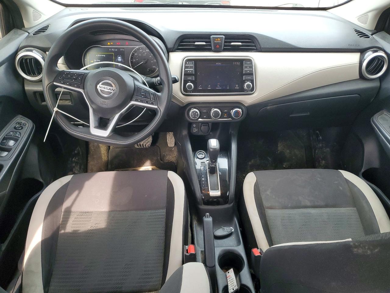 2021 NISSAN VERSA SV photo 8