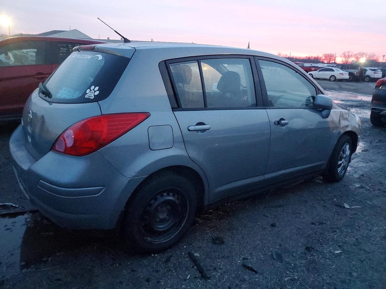 2012 NISSAN VERSA S photo 3