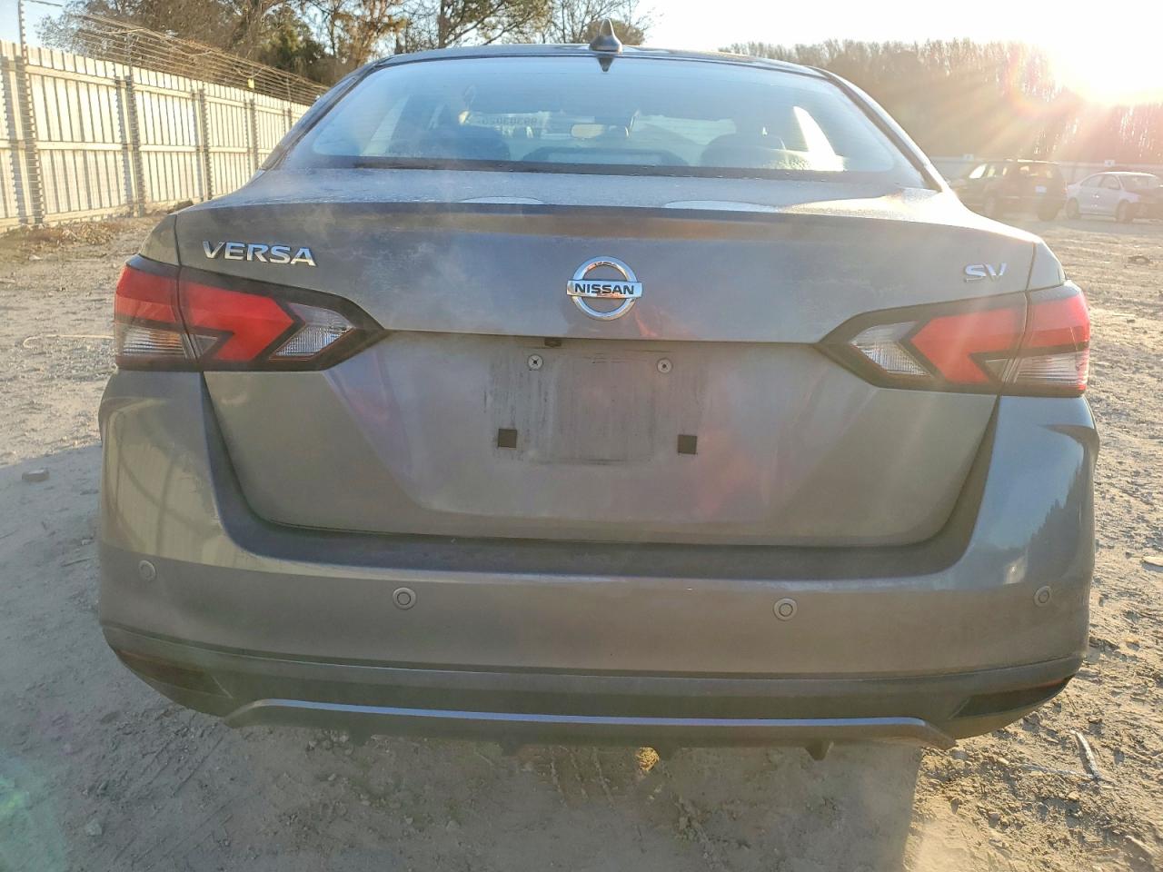 2021 NISSAN VERSA SV photo 6