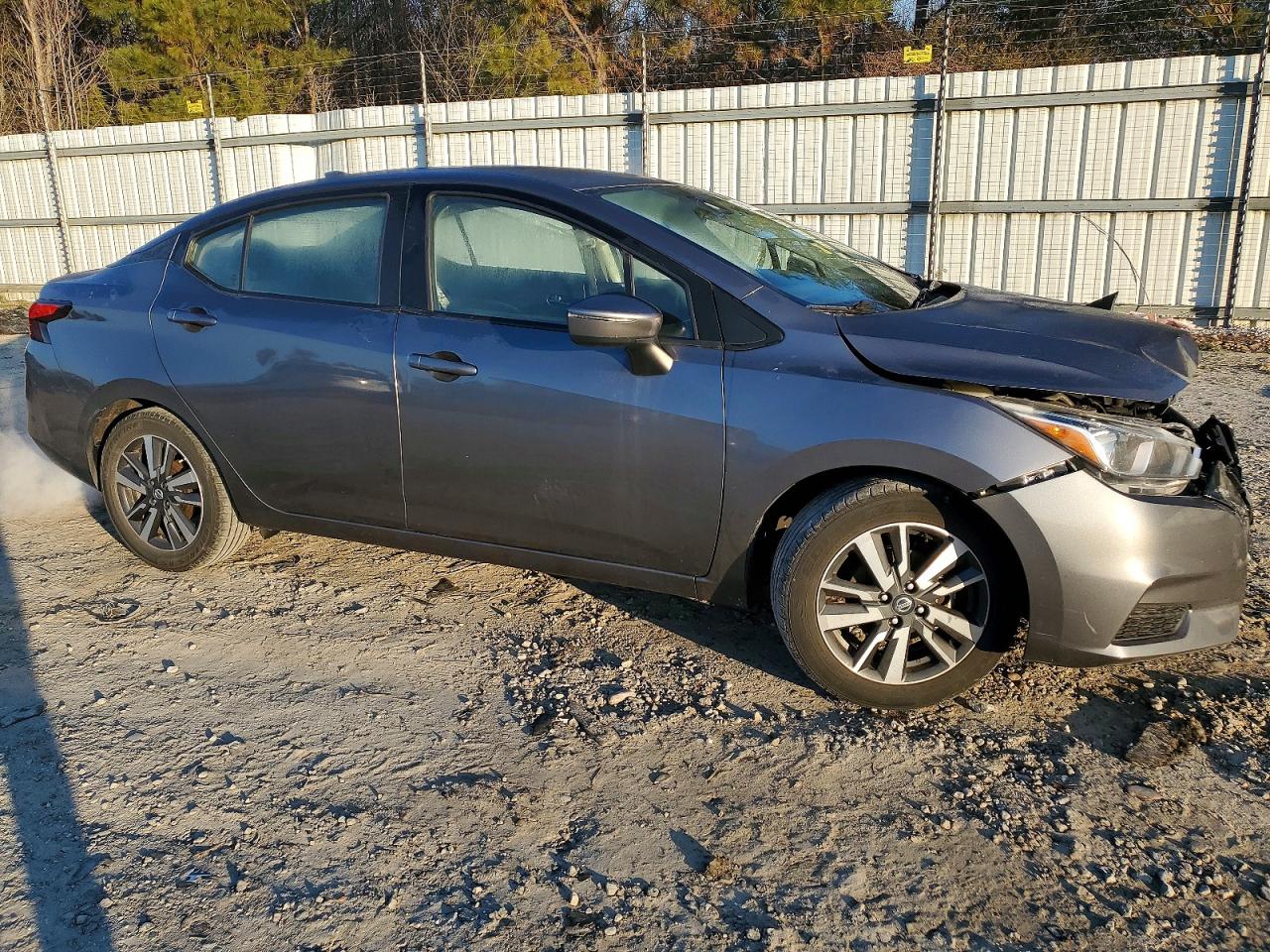 2021 NISSAN VERSA SV photo 4
