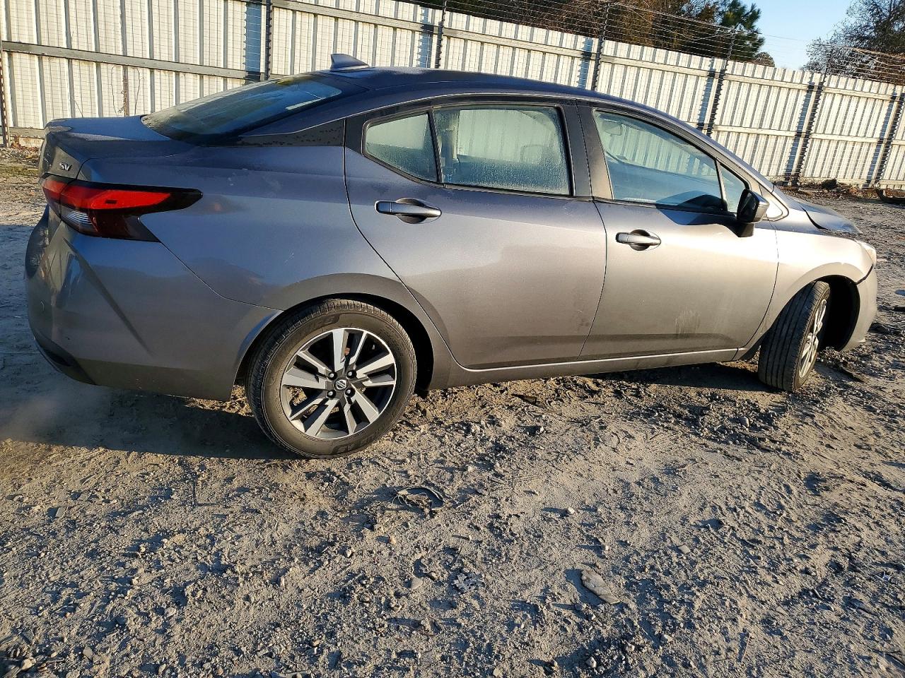 2021 NISSAN VERSA SV photo 3