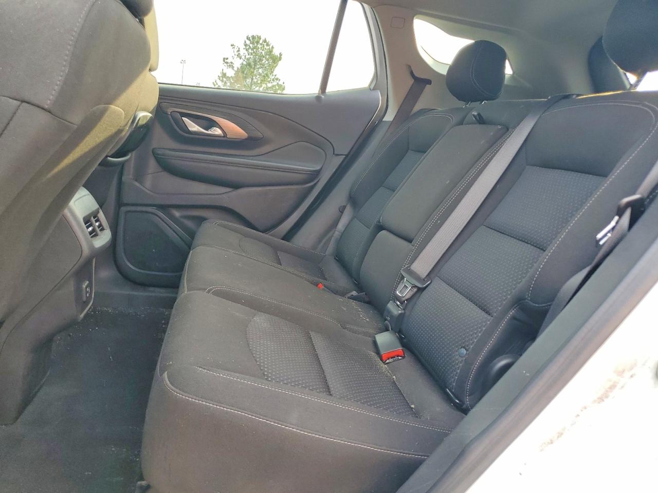 2024 GMC TERRAIN SLE photo 11