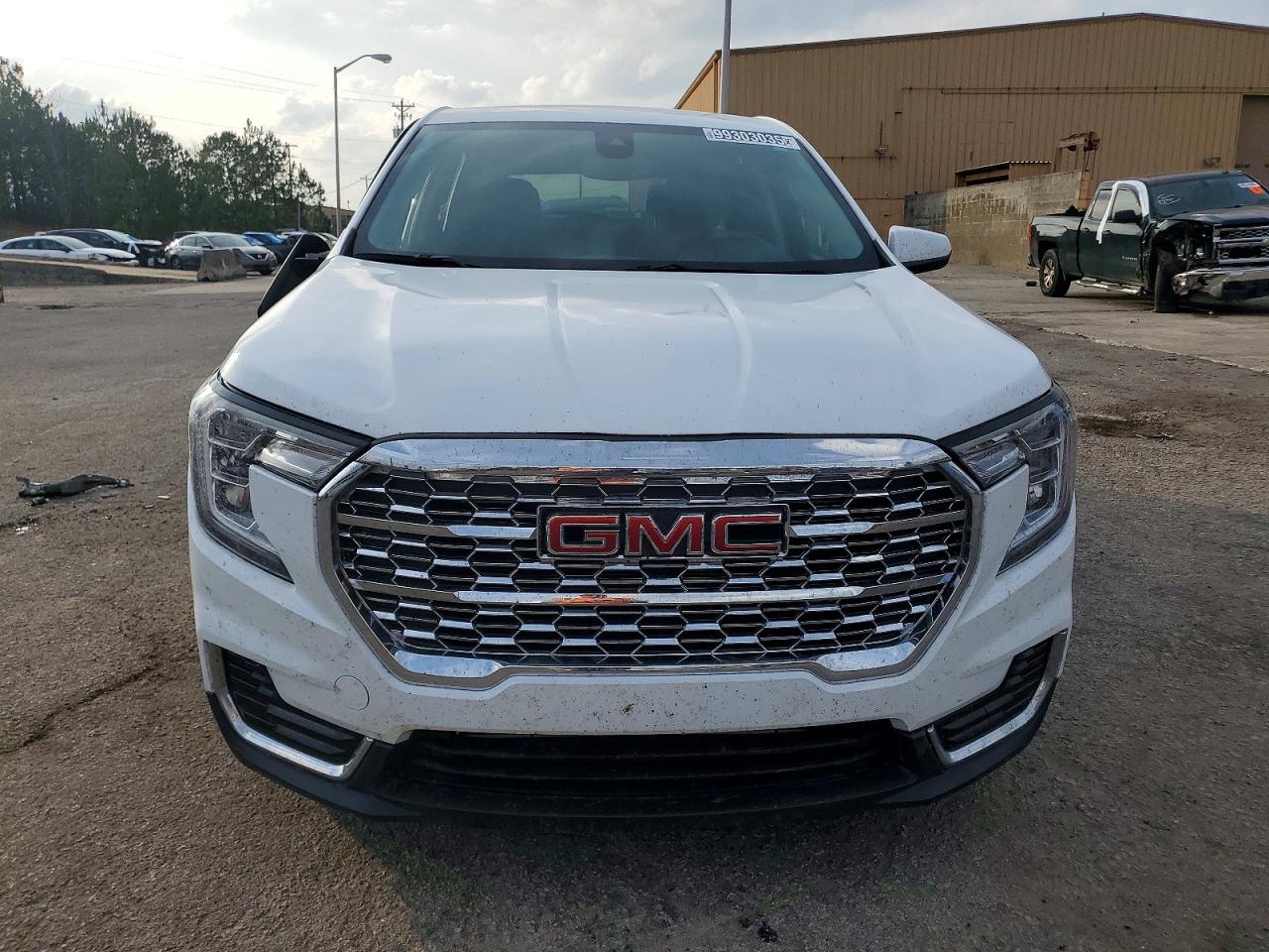 2024 GMC TERRAIN SLE photo 5