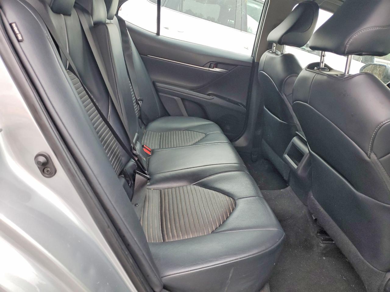 2020 TOYOTA CAMRY SE photo 10