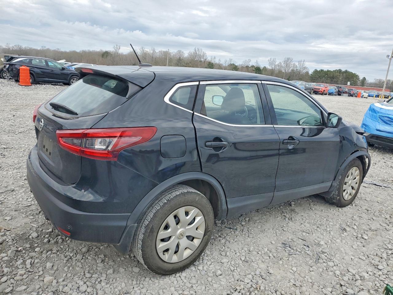 2020 NISSAN ROGUE SPORT S photo 3