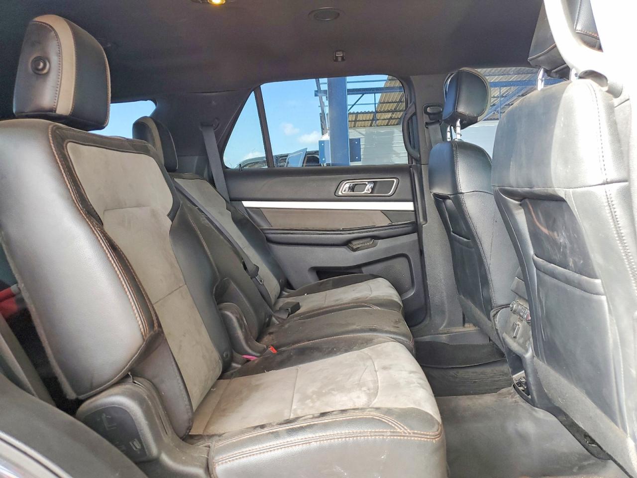 2017 FORD EXPLORER XLT photo 21