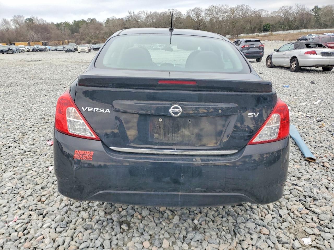 2018 NISSAN VERSA S photo 6