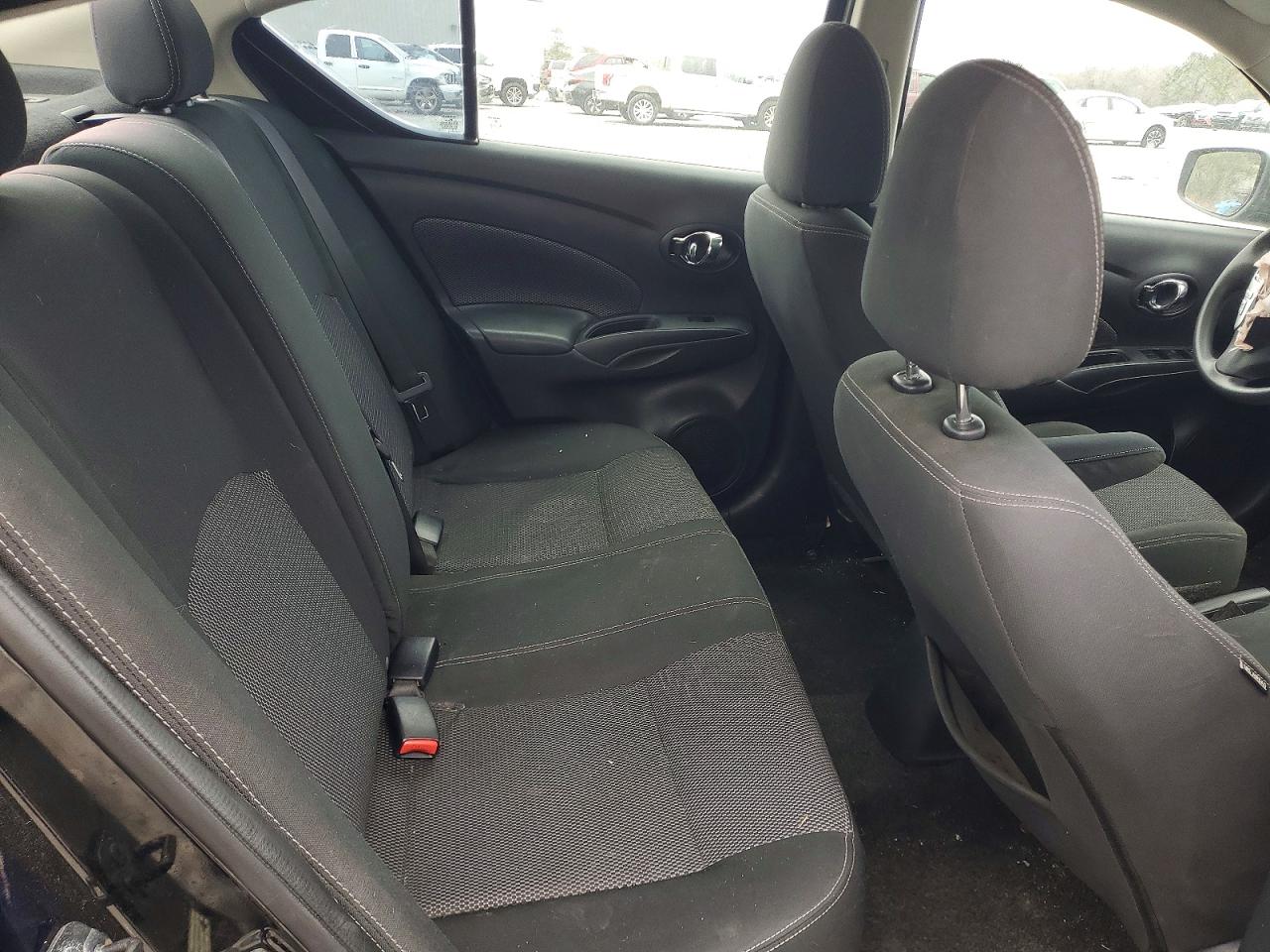 2018 NISSAN VERSA S photo 10