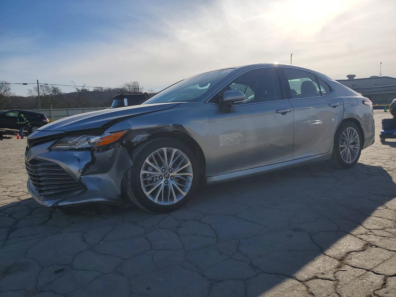 2018 TOYOTA CAMRY