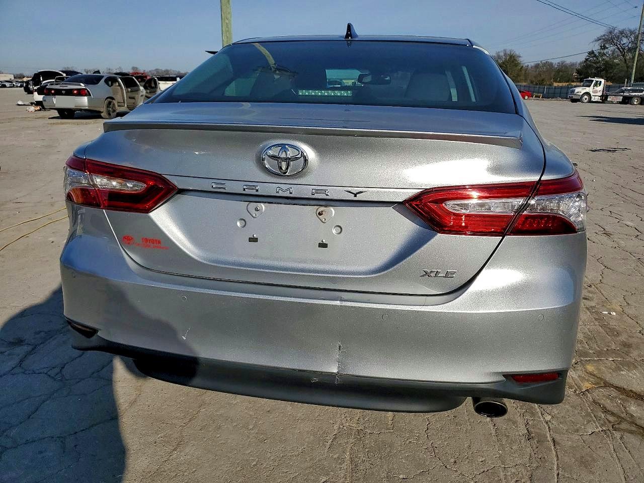 2018 TOYOTA CAMRY L photo 6