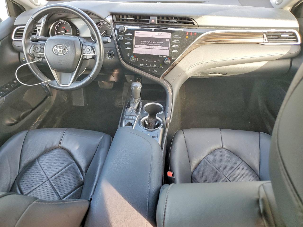 2018 TOYOTA CAMRY L photo 8