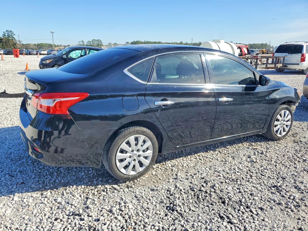2016 NISSAN SENTRA S photo 5