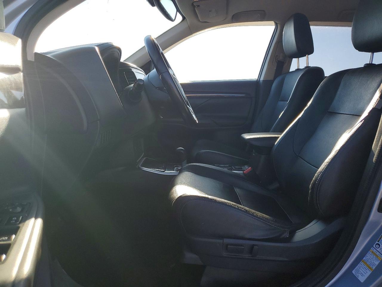 2017 MITSUBISHI OUTLANDER SE photo 7