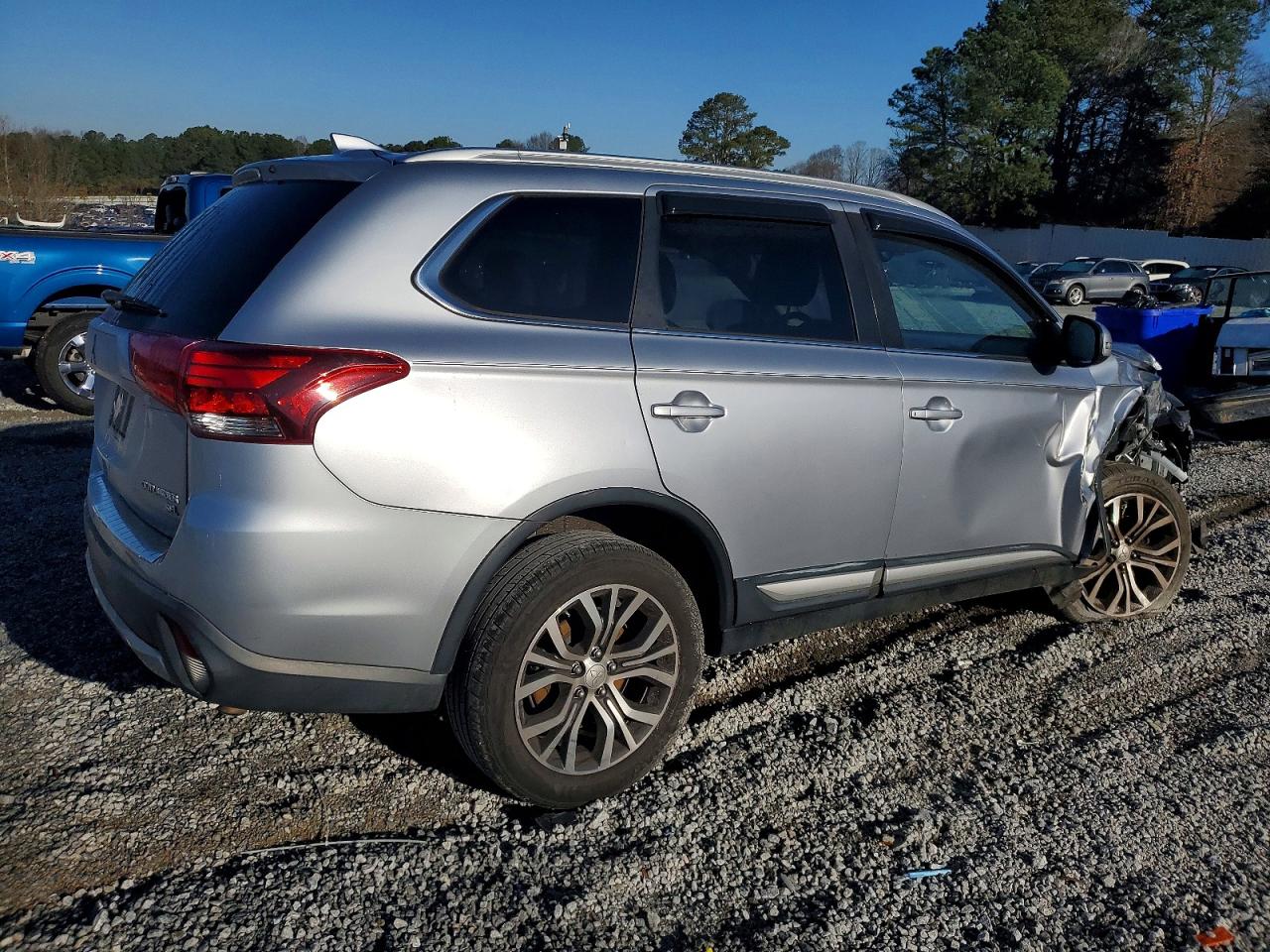 2017 MITSUBISHI OUTLANDER SE photo 3