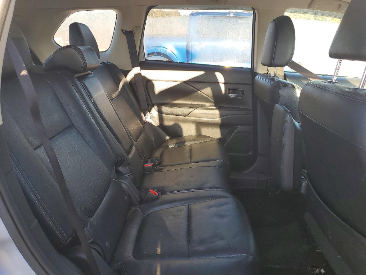 2017 MITSUBISHI OUTLANDER SE photo 11