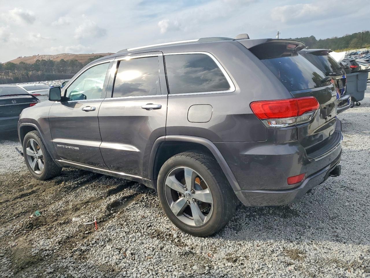 2015 JEEP GRAND CHEROKEE OVERLAND photo 2