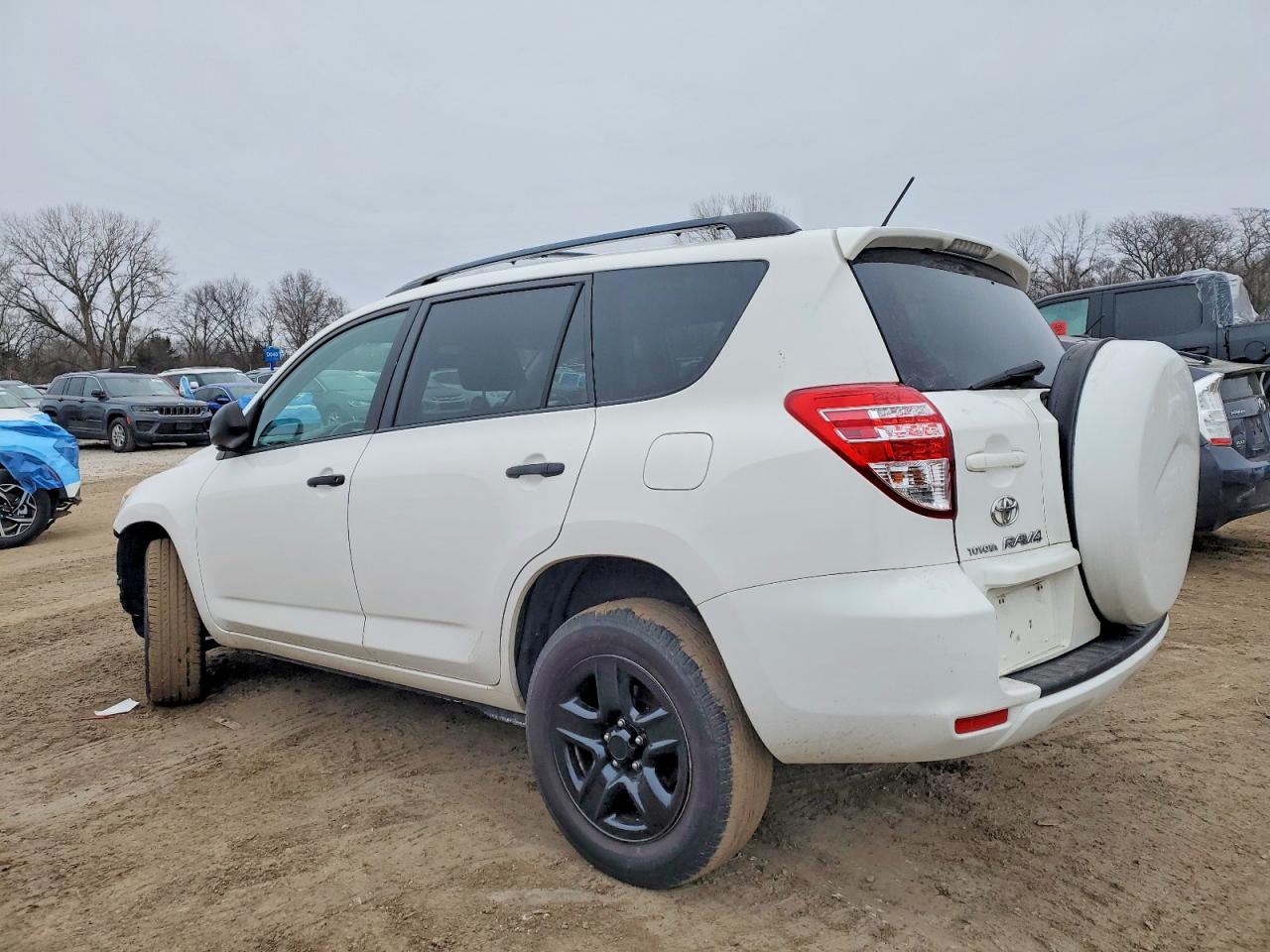2010 TOYOTA RAV4 photo 2
