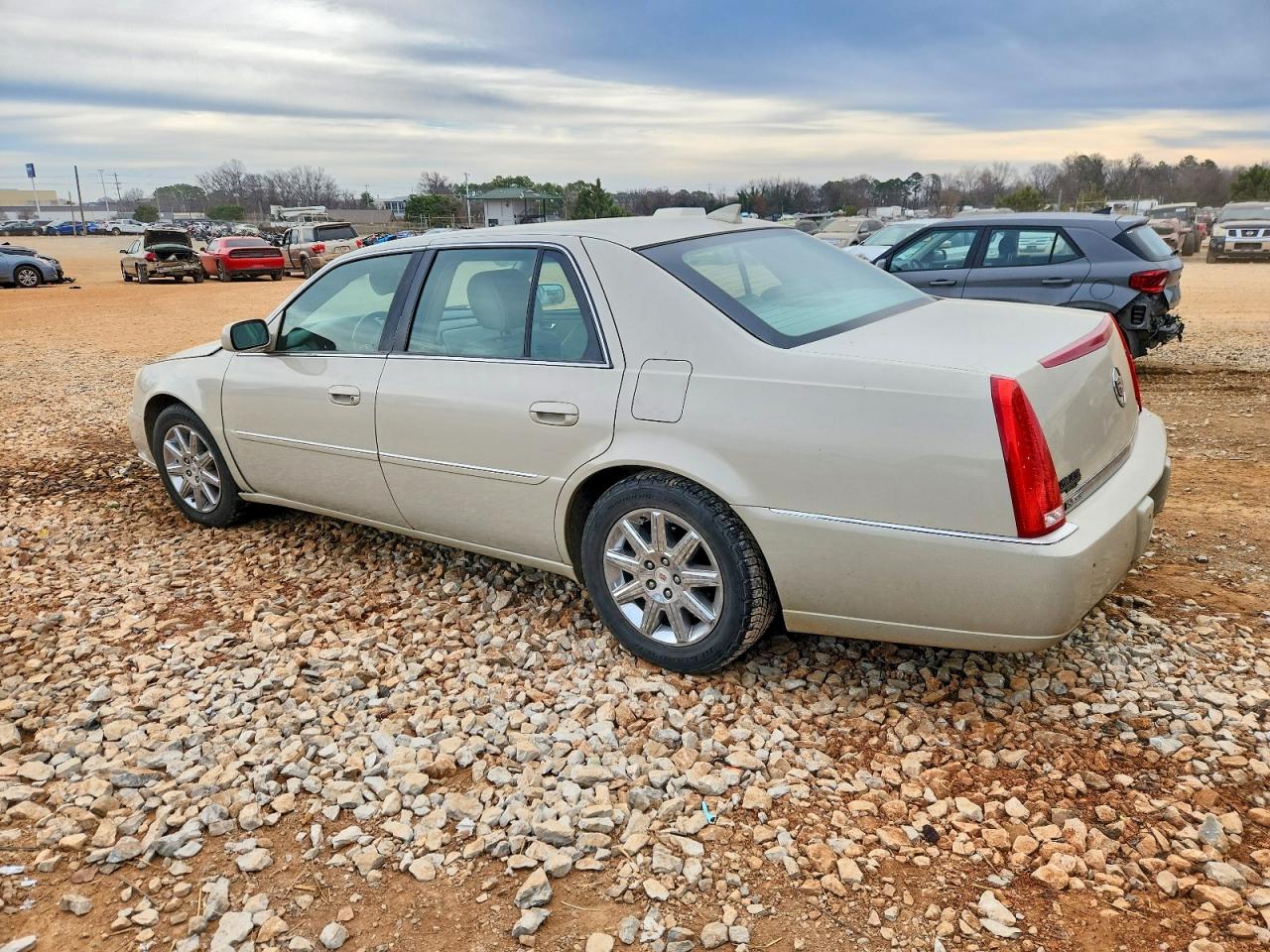 2010 CADILLAC DTS PREMIUM COLLECTION photo 4