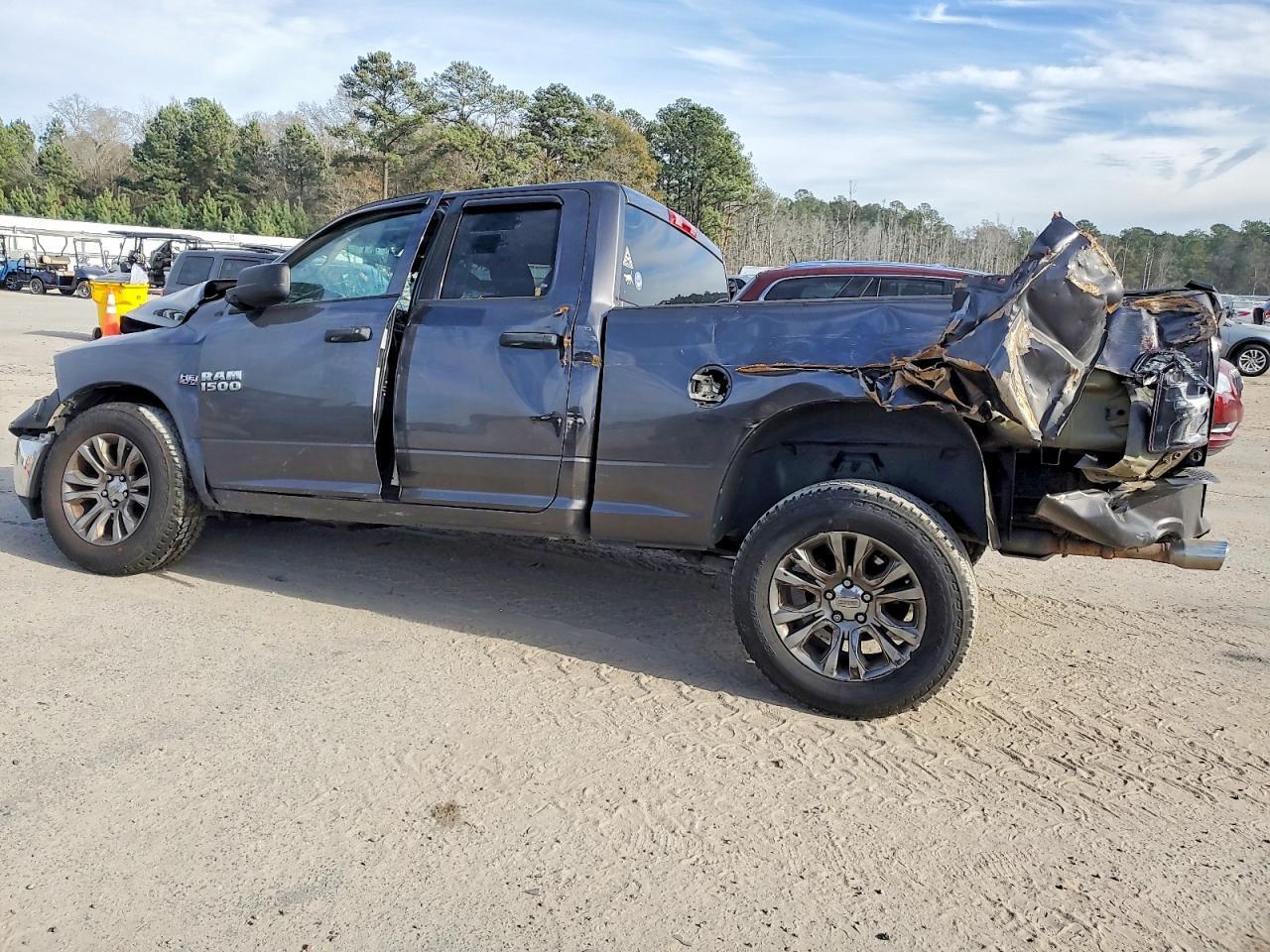 2016 RAM 1500 ST photo 2