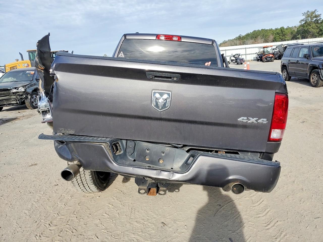 2016 RAM 1500 ST photo 6