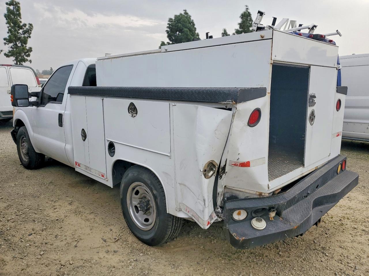2015 FORD F250 SUPER DUTY UTILITY / SERVICE TRUCK photo 2