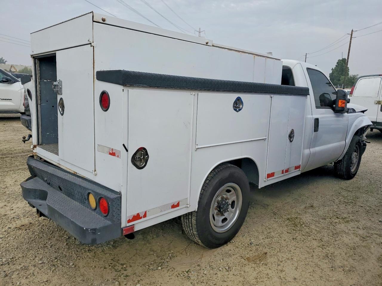 2015 FORD F250 SUPER DUTY UTILITY / SERVICE TRUCK photo 3