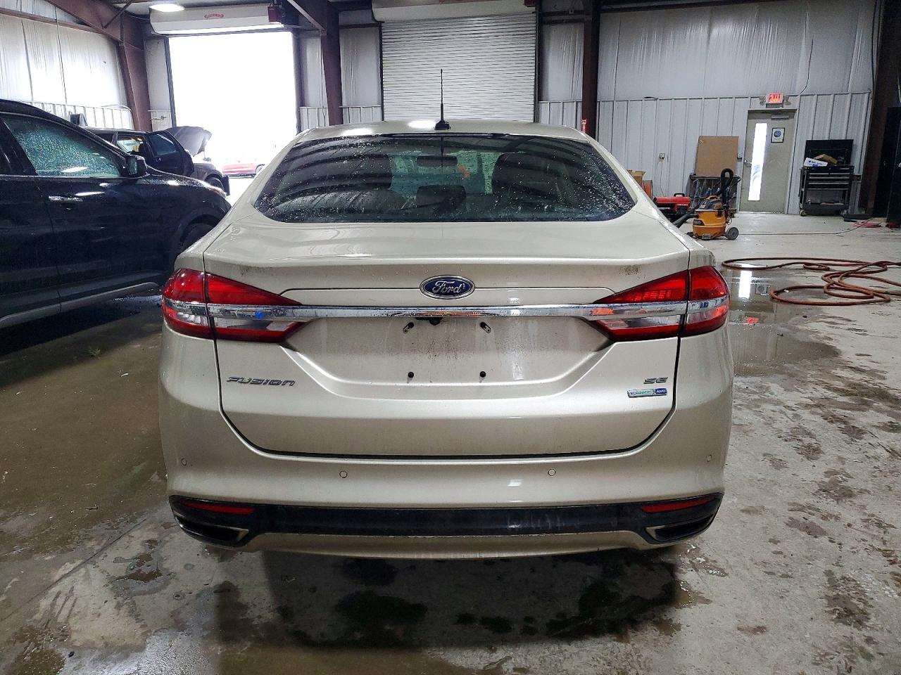 2017 FORD FUSION SE photo 6