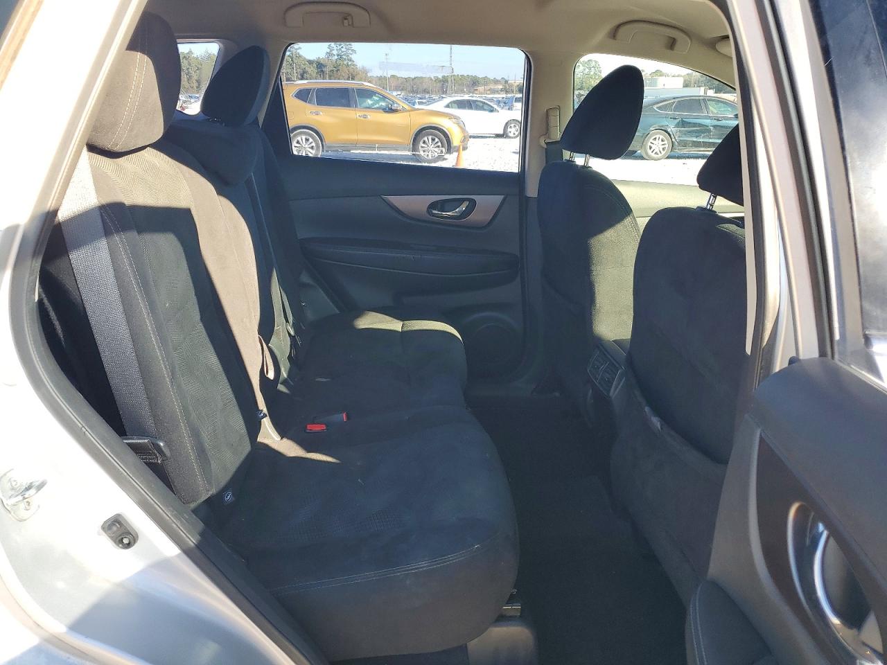 2016 NISSAN ROGUE S photo 11