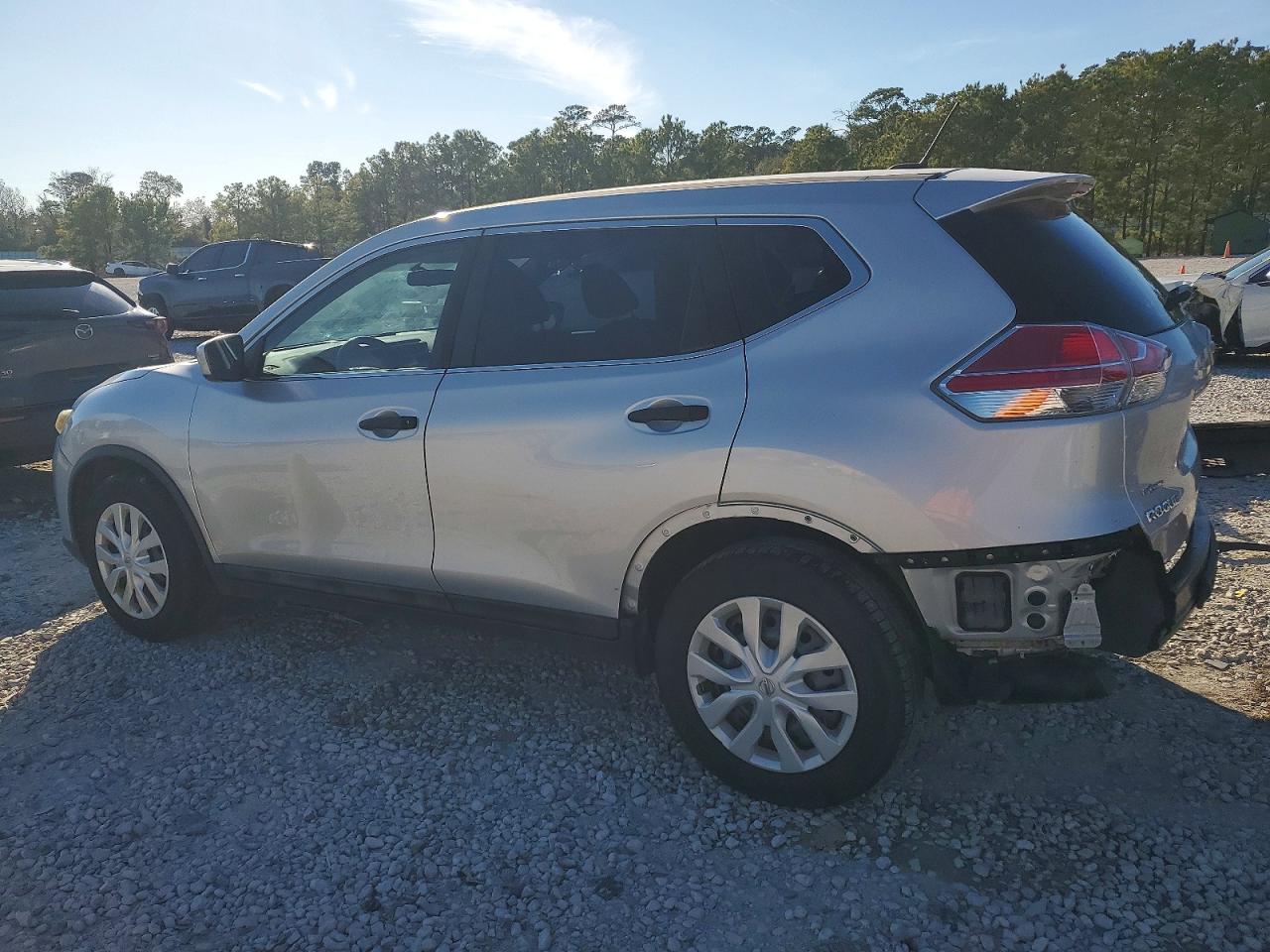 2016 NISSAN ROGUE S photo 2