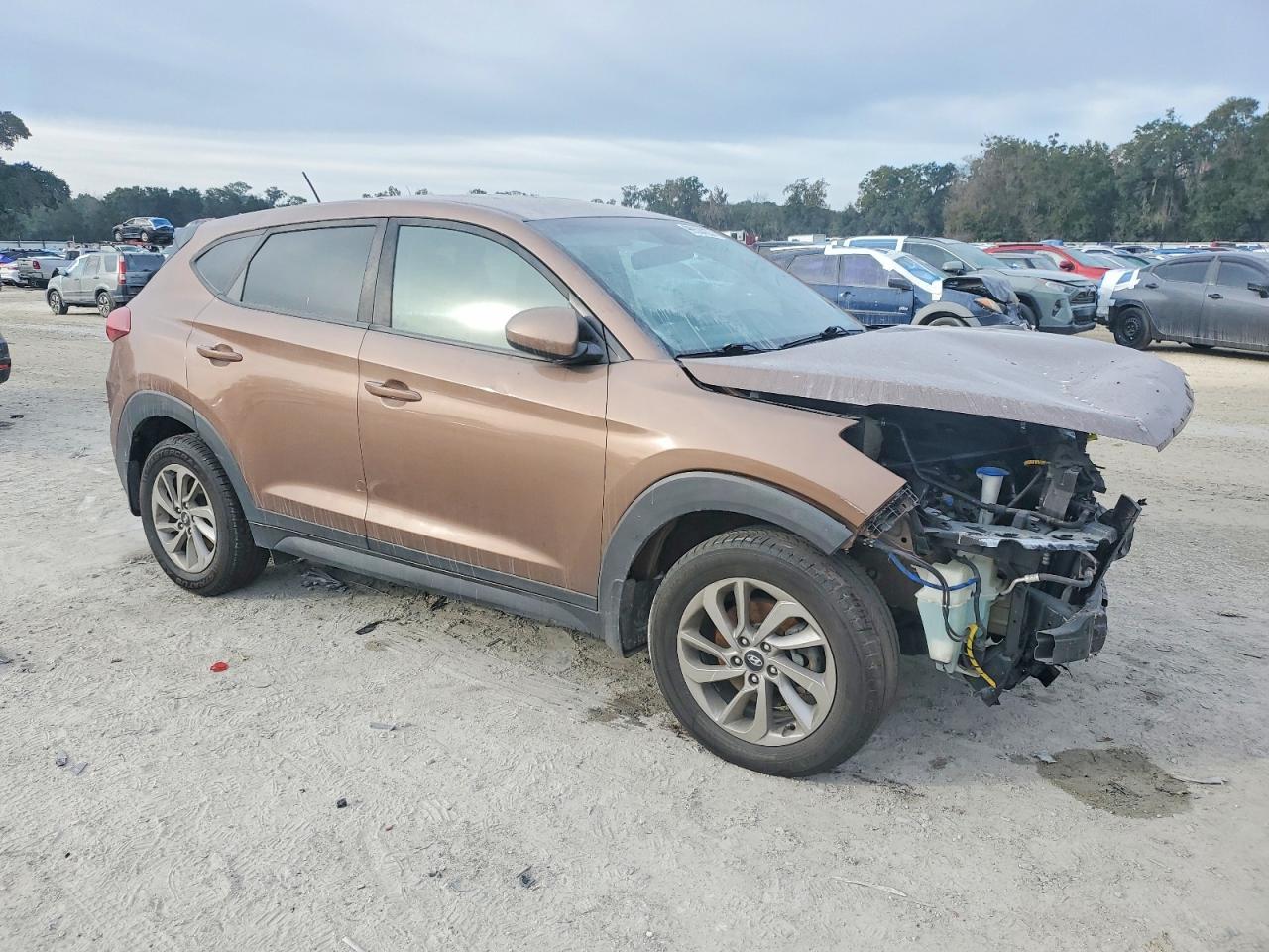 2017 HYUNDAI TUCSON SE photo 4
