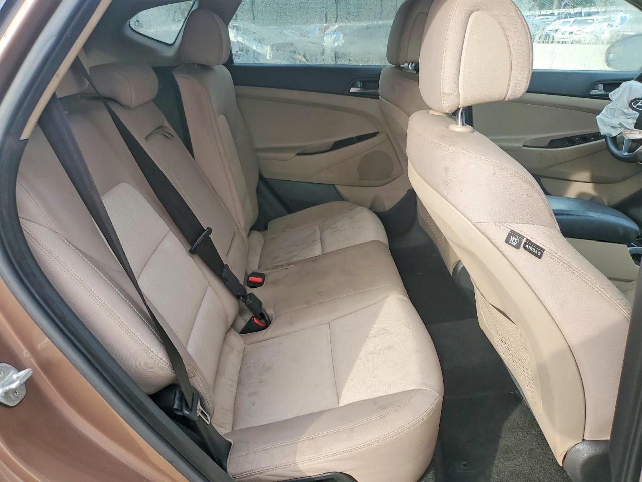 2017 HYUNDAI TUCSON SE photo 11