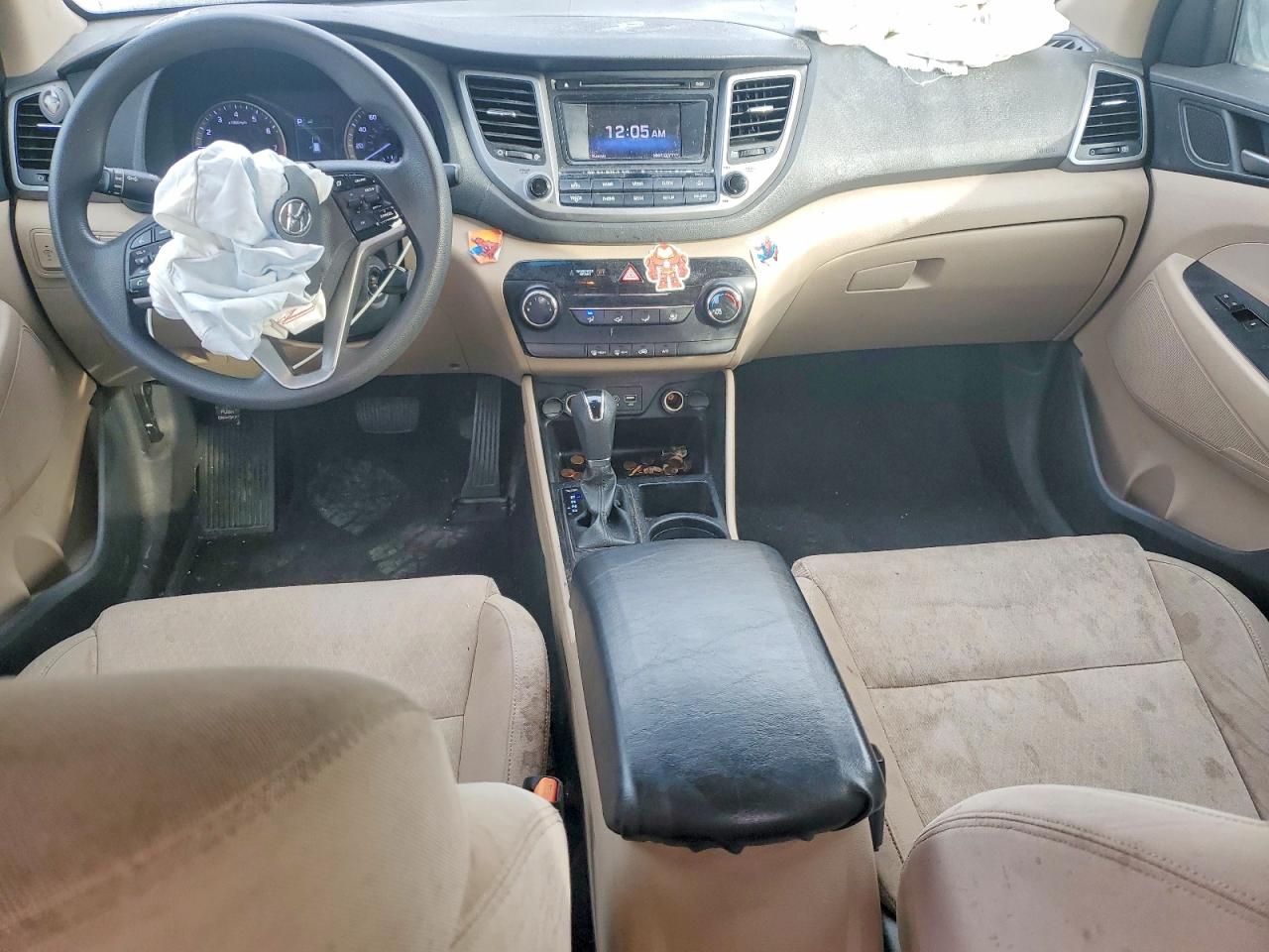 2017 HYUNDAI TUCSON SE photo 8