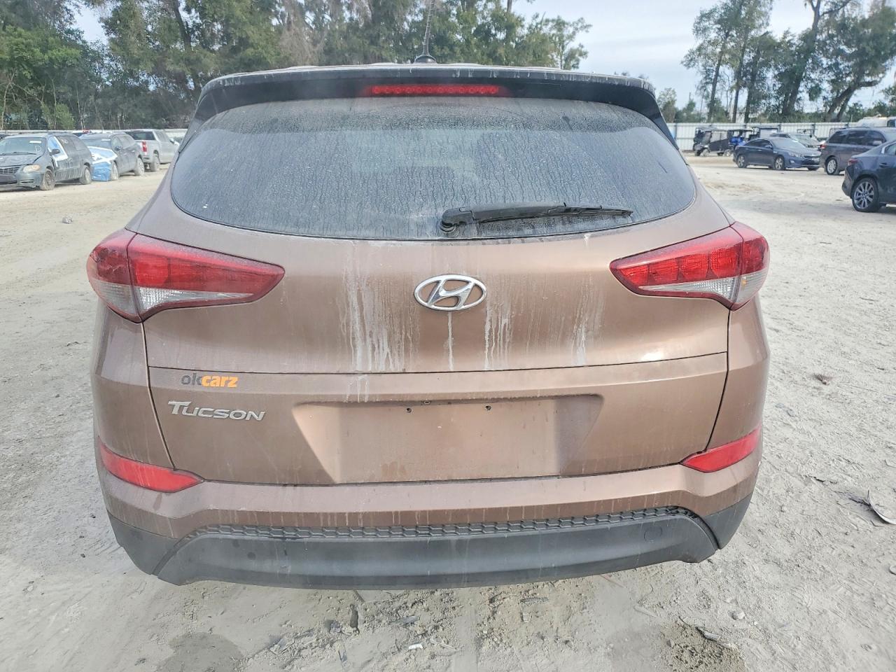 2017 HYUNDAI TUCSON SE photo 6