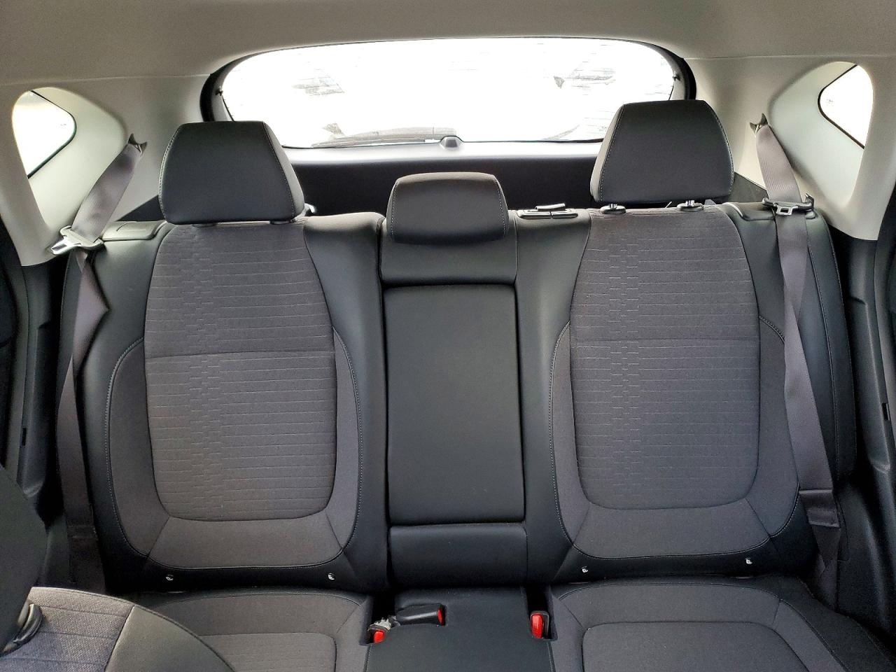 2023 KIA SELTOS S photo 10