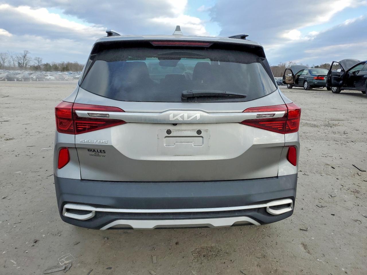 2023 KIA SELTOS S photo 6