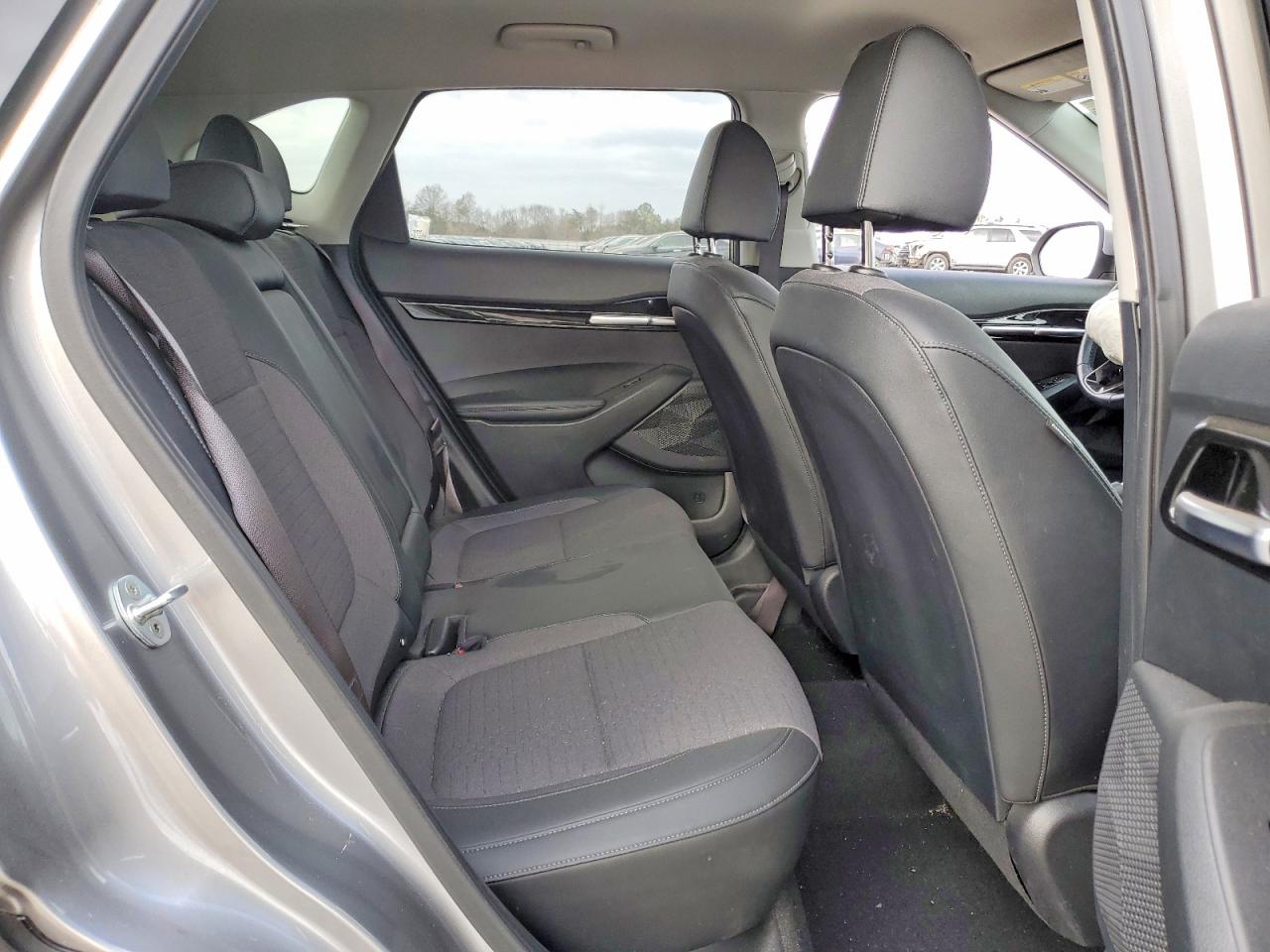 2023 KIA SELTOS S photo 11