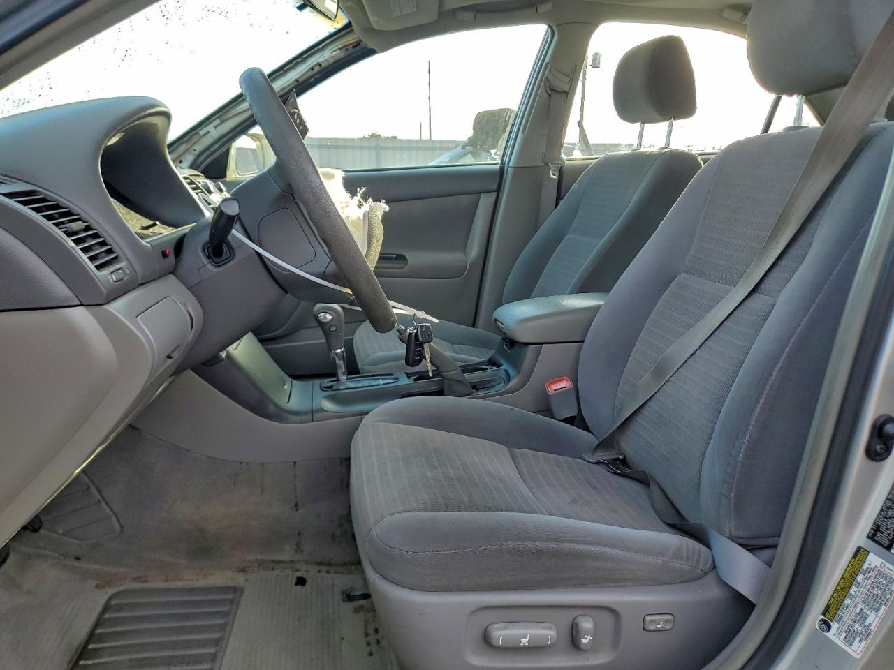2006 TOYOTA CAMRY LE photo 13