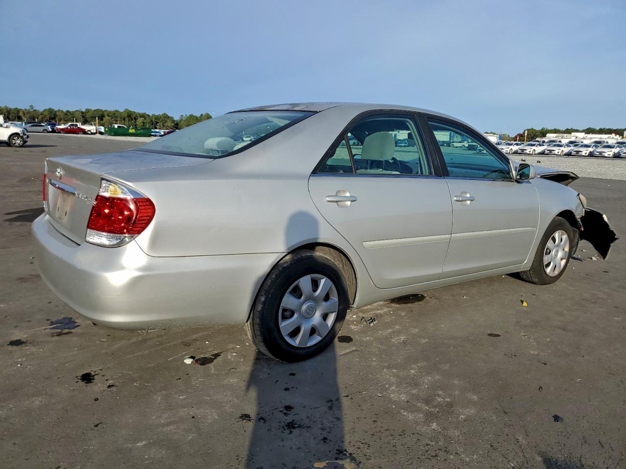 2006 TOYOTA CAMRY LE photo 5