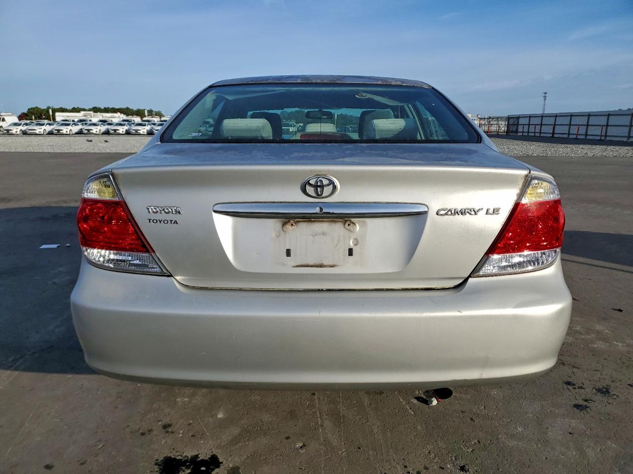 2006 TOYOTA CAMRY LE photo 11
