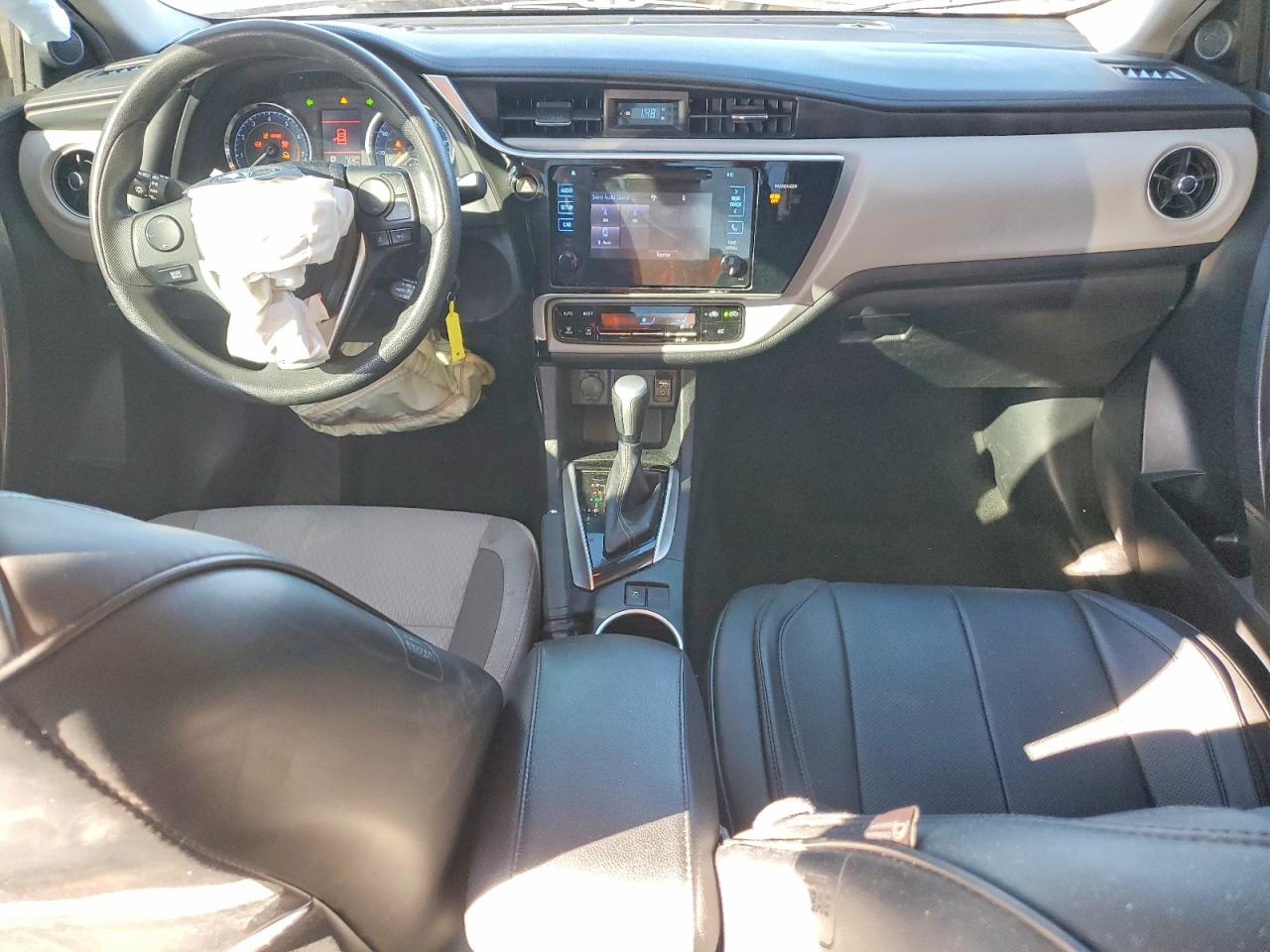2017 TOYOTA COROLLA L photo 8