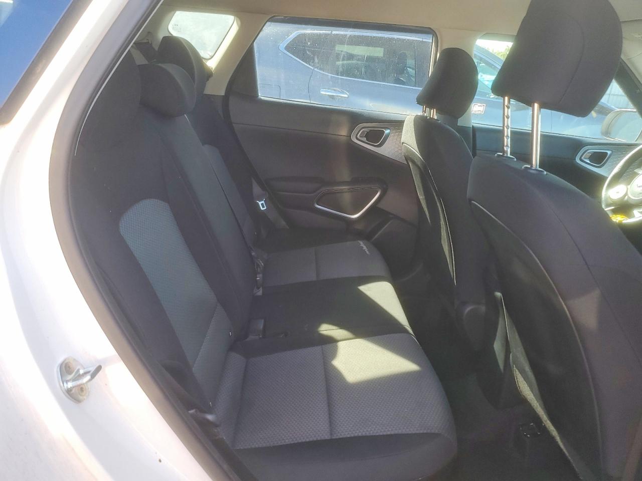 2020 KIA SOUL LX photo 21