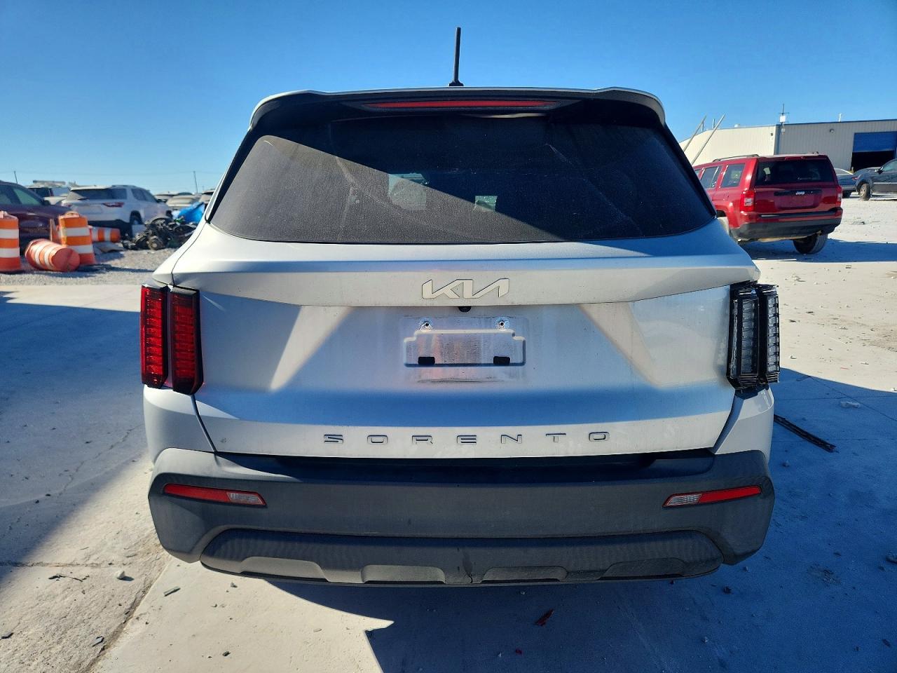 2022 KIA SORENTO LX photo 6
