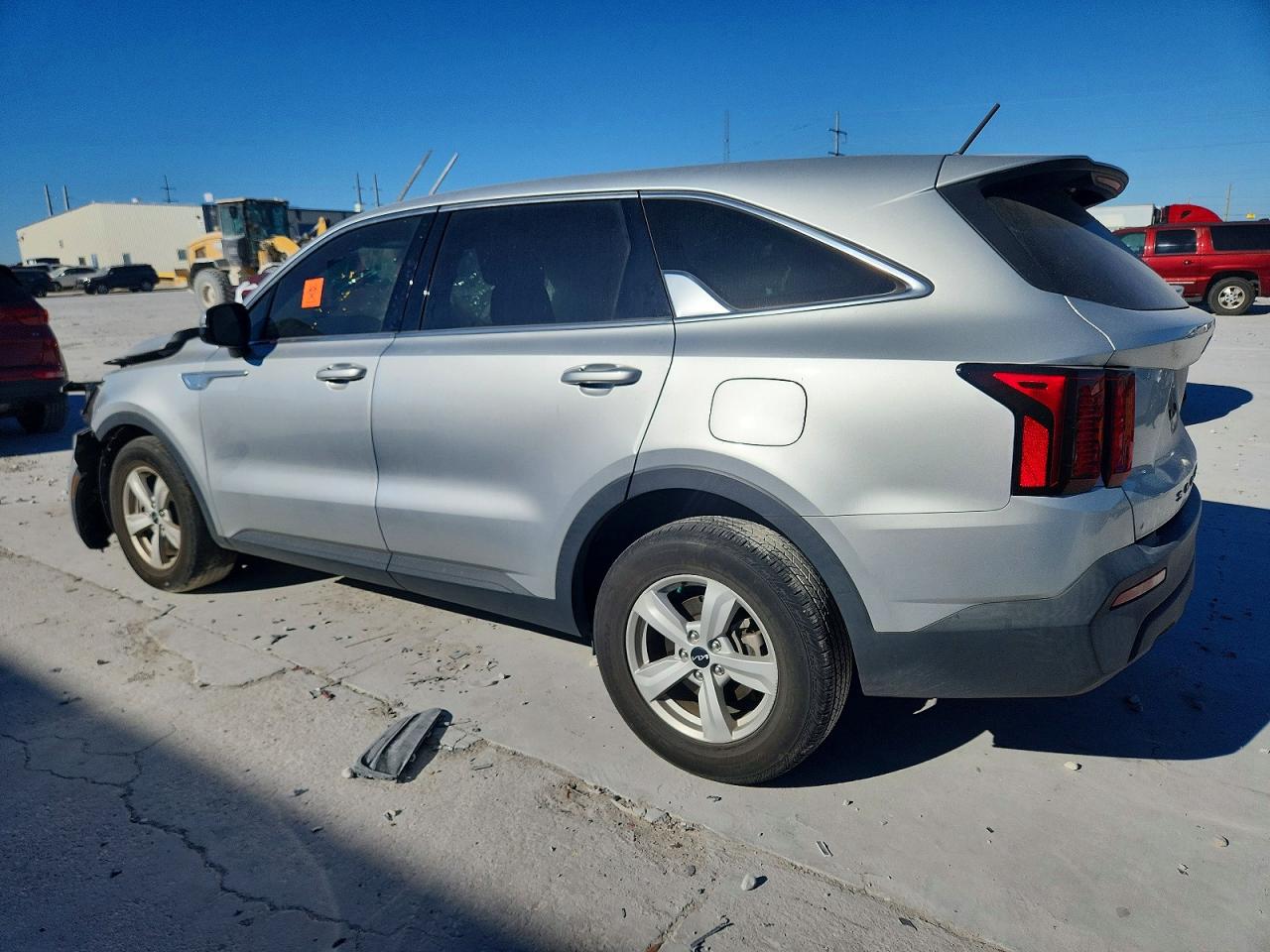 2022 KIA SORENTO LX photo 2
