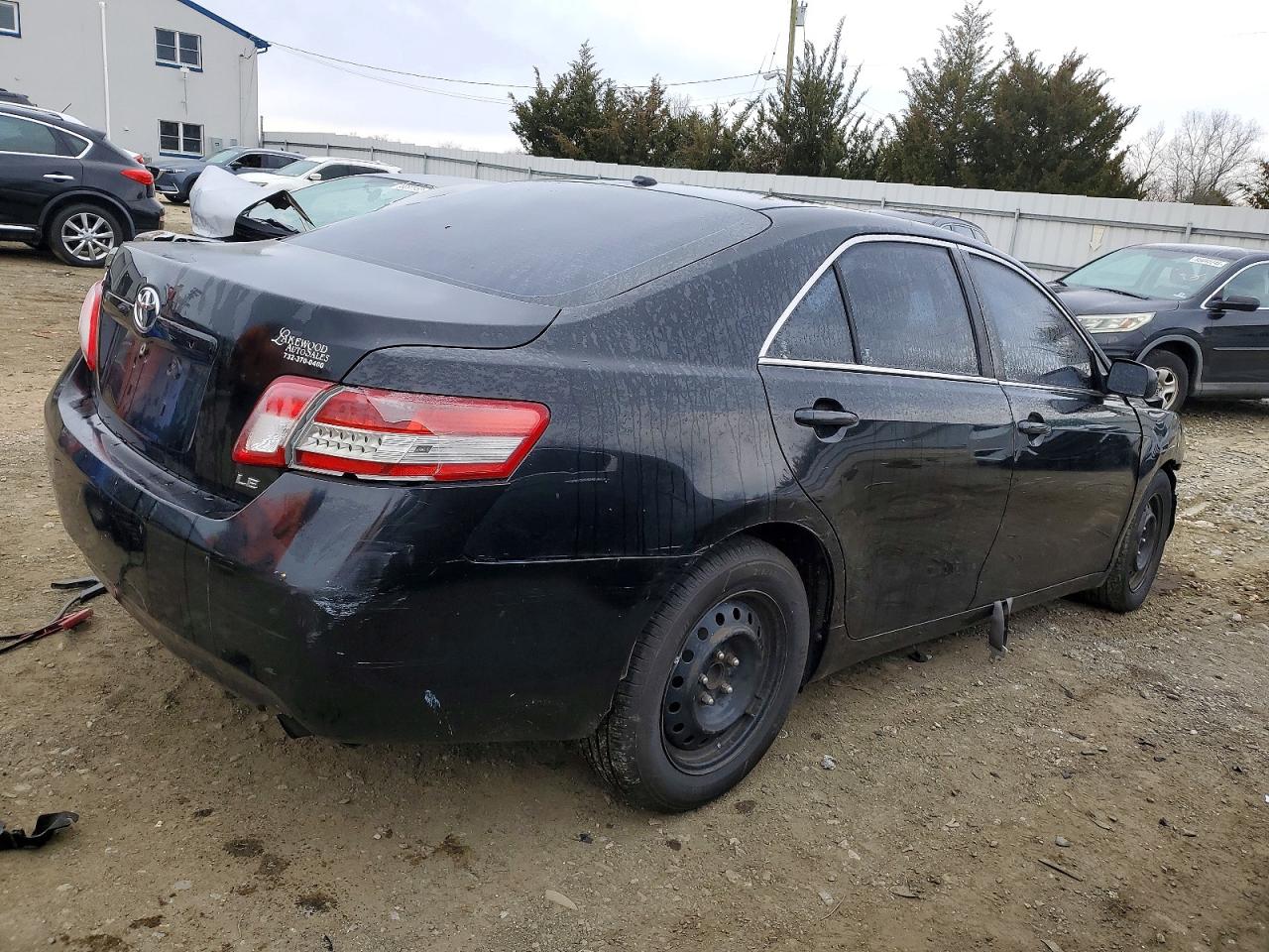 2011 TOYOTA CAMRY BASE photo 3