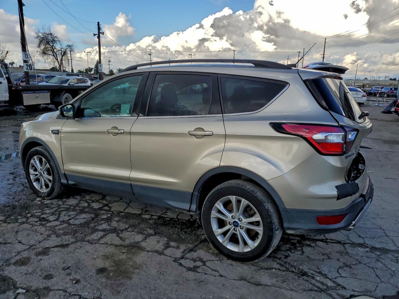 2018 FORD ESCAPE SE photo 2